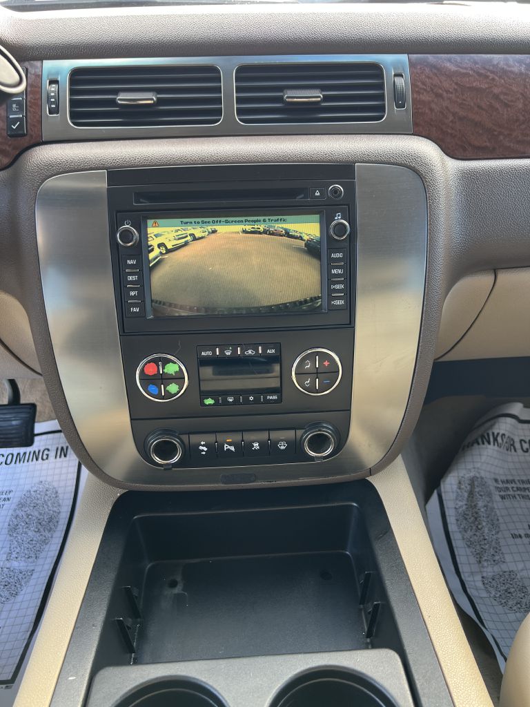 Photo 26 of this GMC YUKON
