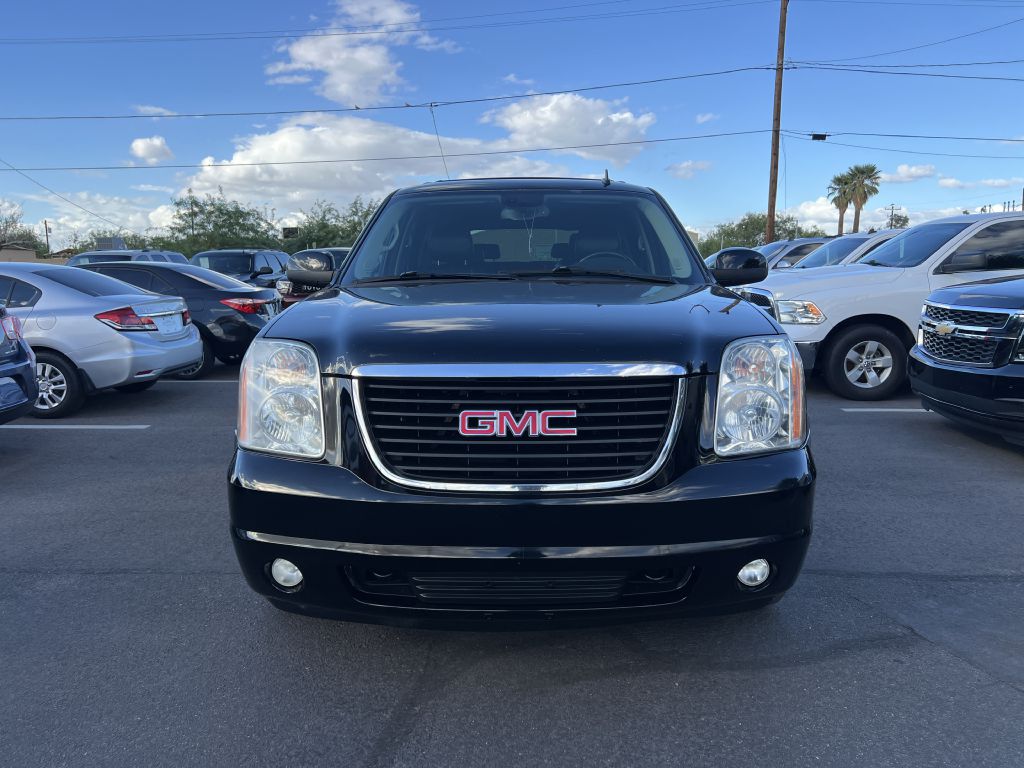 Photo 2 of this GMC YUKON