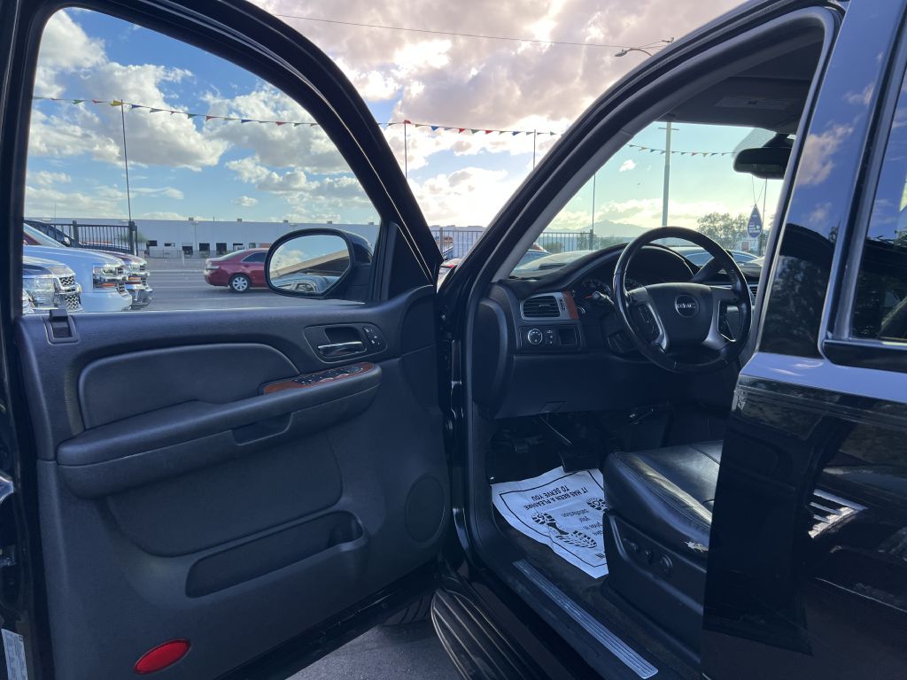 Photo 9 of this GMC YUKON