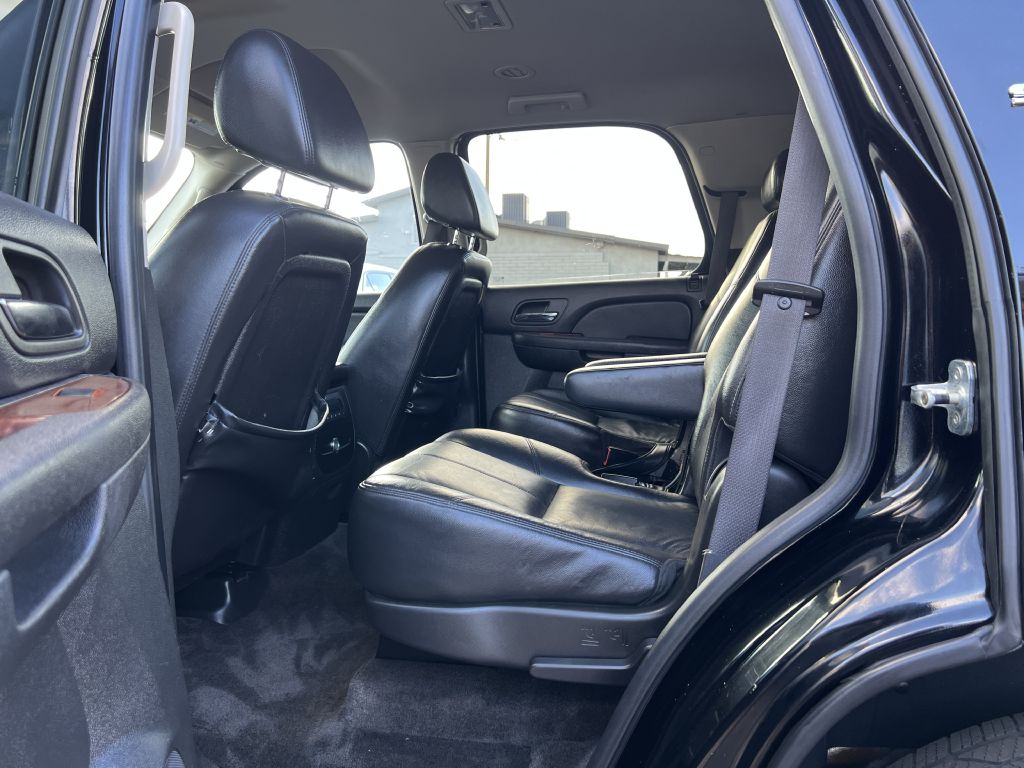 Photo 12 of this GMC YUKON