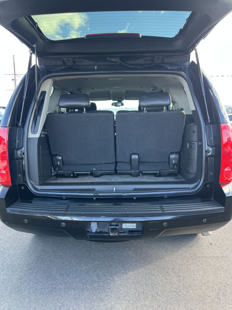 Photo 14 of this GMC YUKON