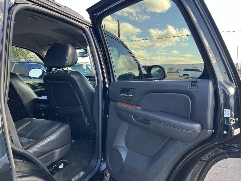 Photo 16 of this GMC YUKON