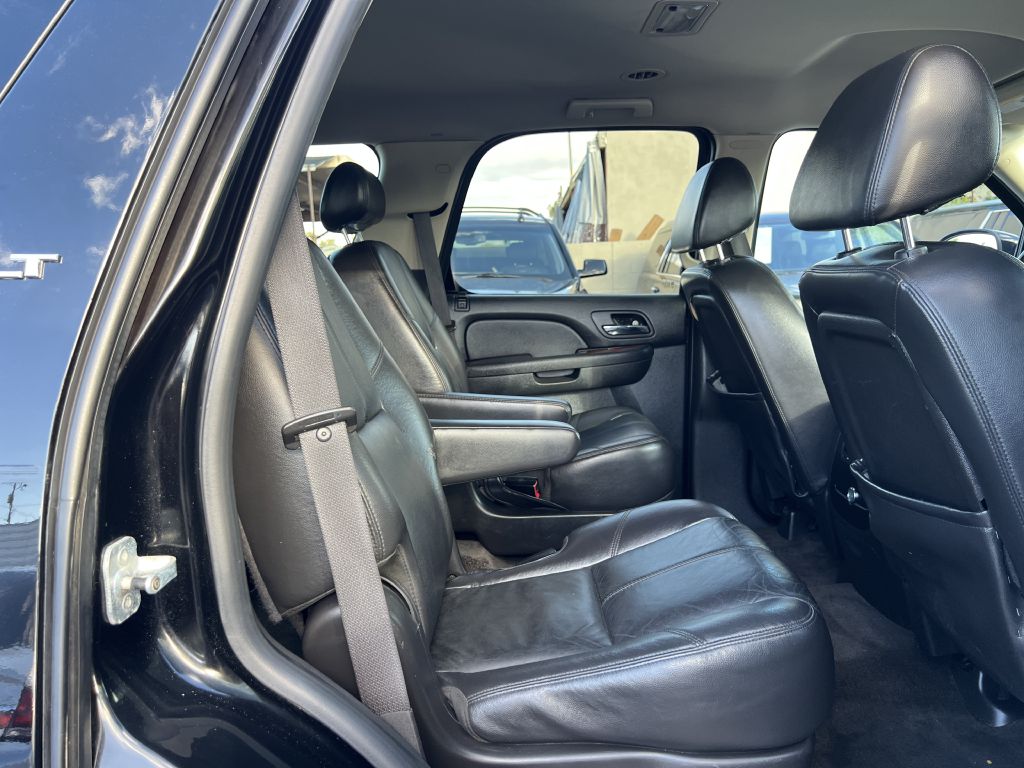 Photo 17 of this GMC YUKON