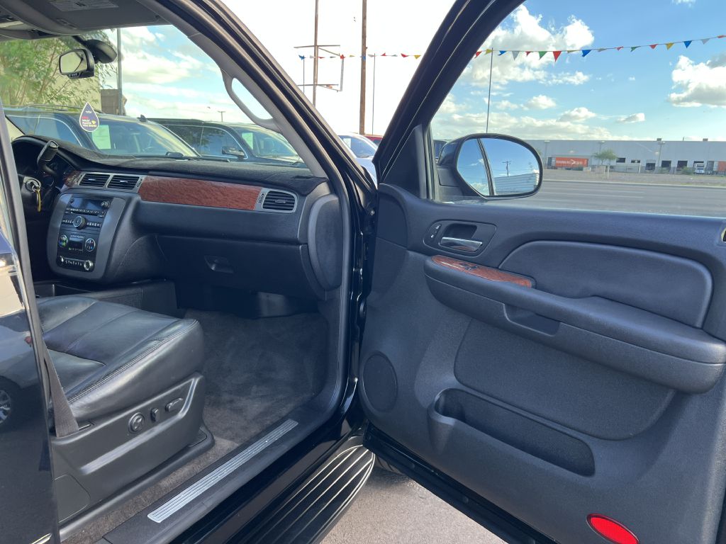 Photo 18 of this GMC YUKON