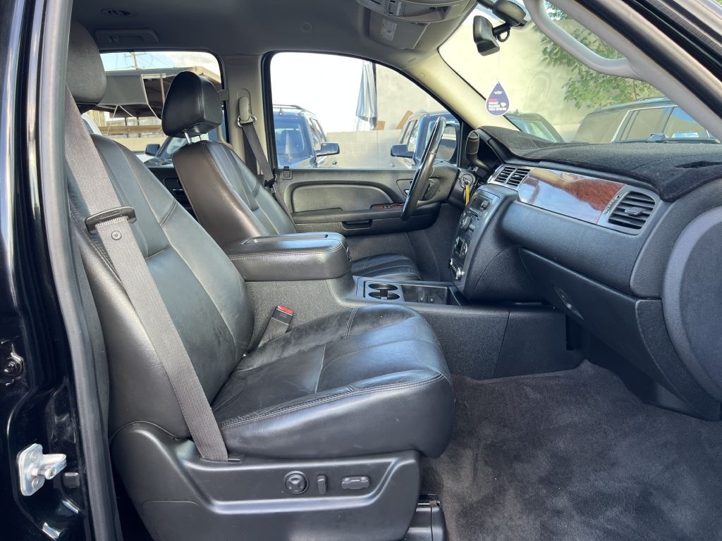 Photo 19 of this GMC YUKON