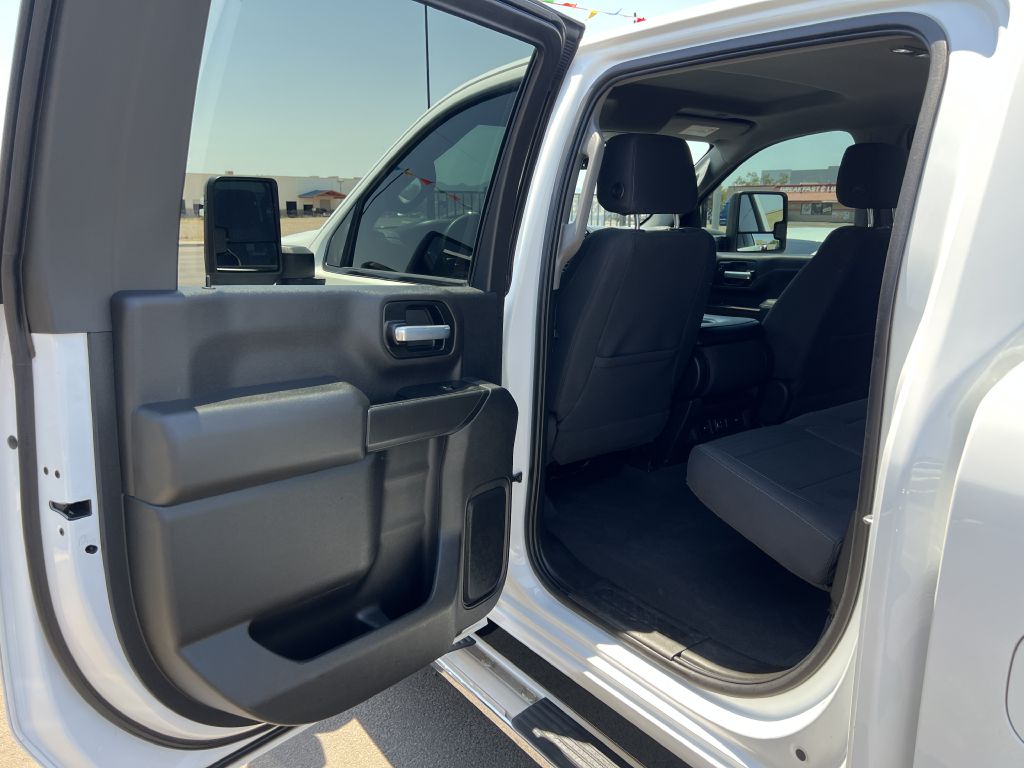 Photo 11 of this CHEVROLET SILVERADO 2500