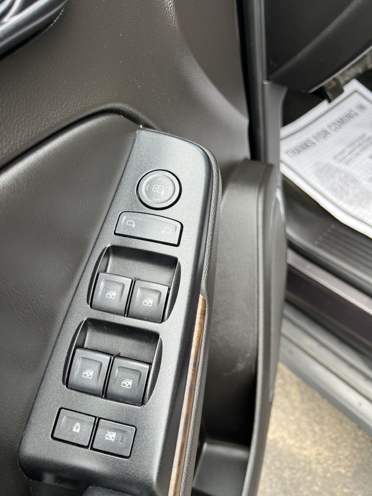 Photo 20 of this CHEVROLET TAHOE