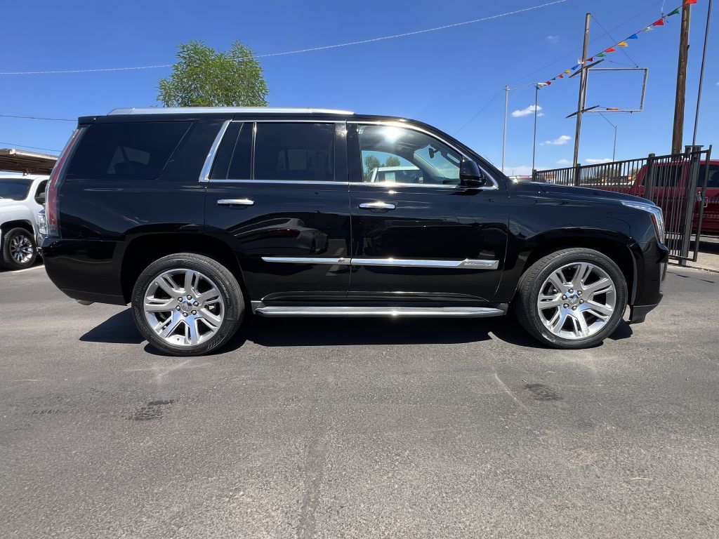 Photo 4 of this CADILLAC ESCALADE