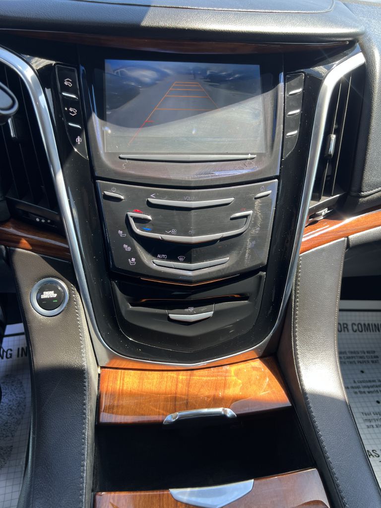 Photo 24 of this CADILLAC ESCALADE