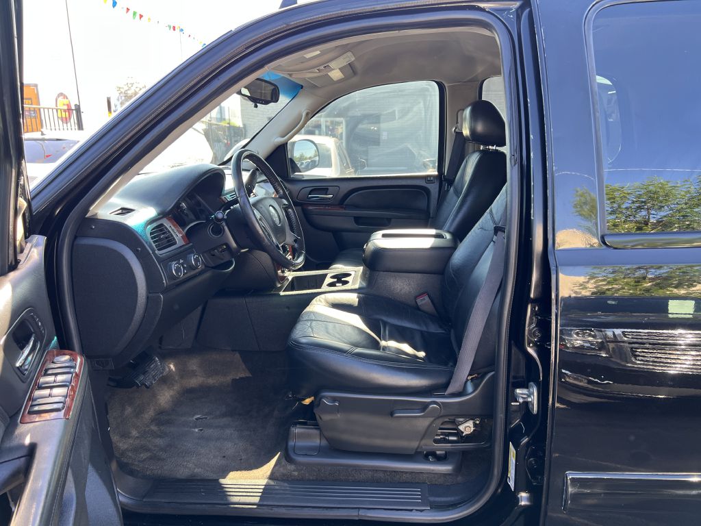 Photo 10 of this CHEVROLET TAHOE