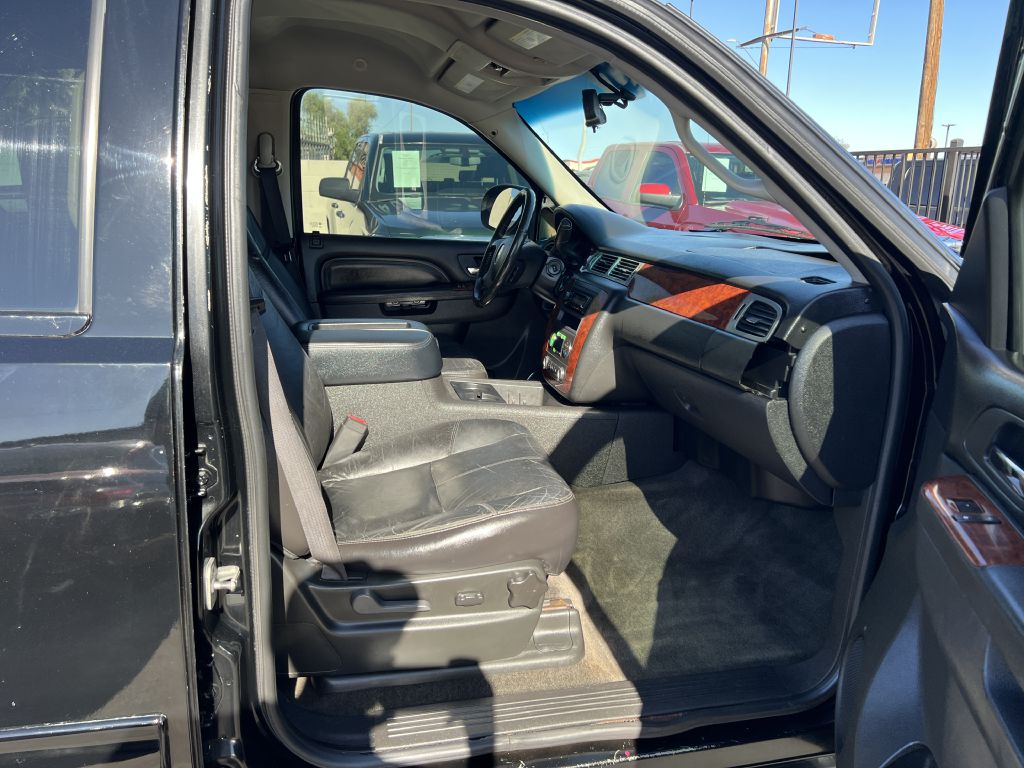 Photo 18 of this CHEVROLET TAHOE