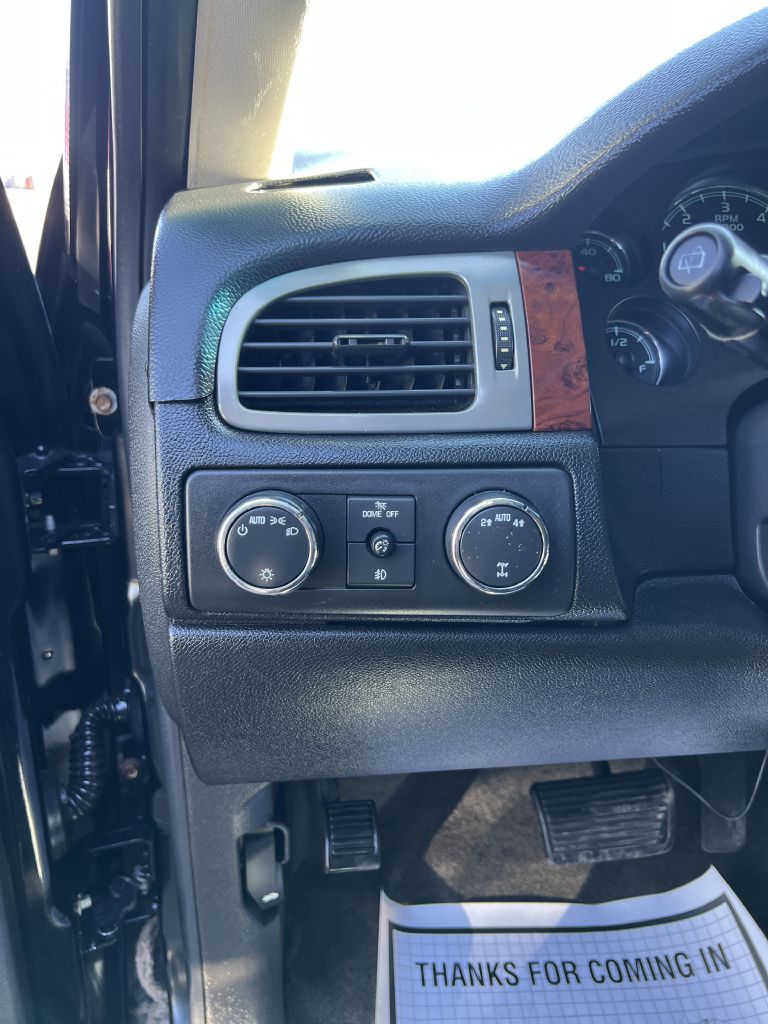Photo 21 of this CHEVROLET TAHOE