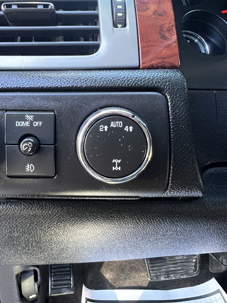 Photo 22 of this CHEVROLET TAHOE