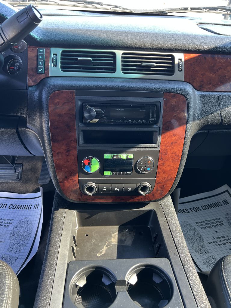 Photo 24 of this CHEVROLET TAHOE