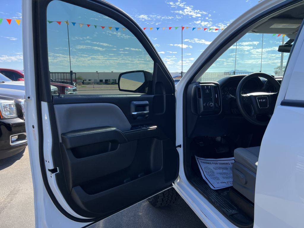 Photo 9 of this GMC SIERRA