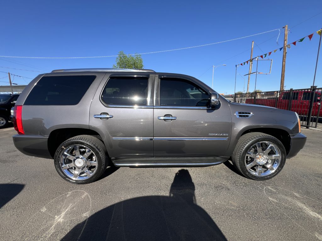 Photo 4 of this CADILLAC ESCALADE