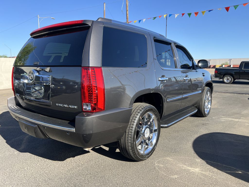 Photo 5 of this CADILLAC ESCALADE