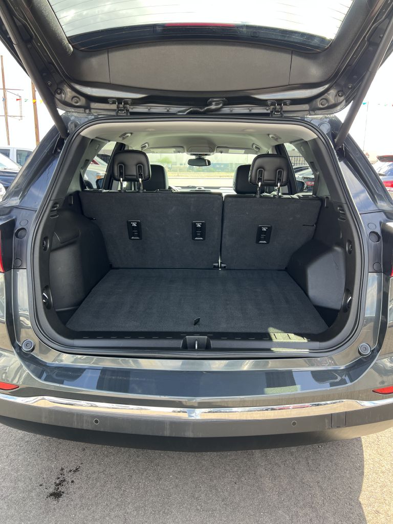 Photo 13 of this CHEVROLET EQUINOX