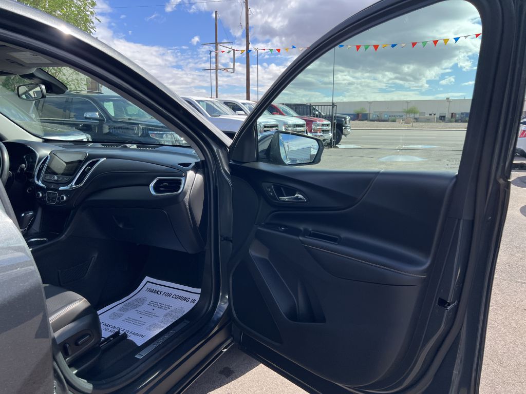 Photo 16 of this CHEVROLET EQUINOX