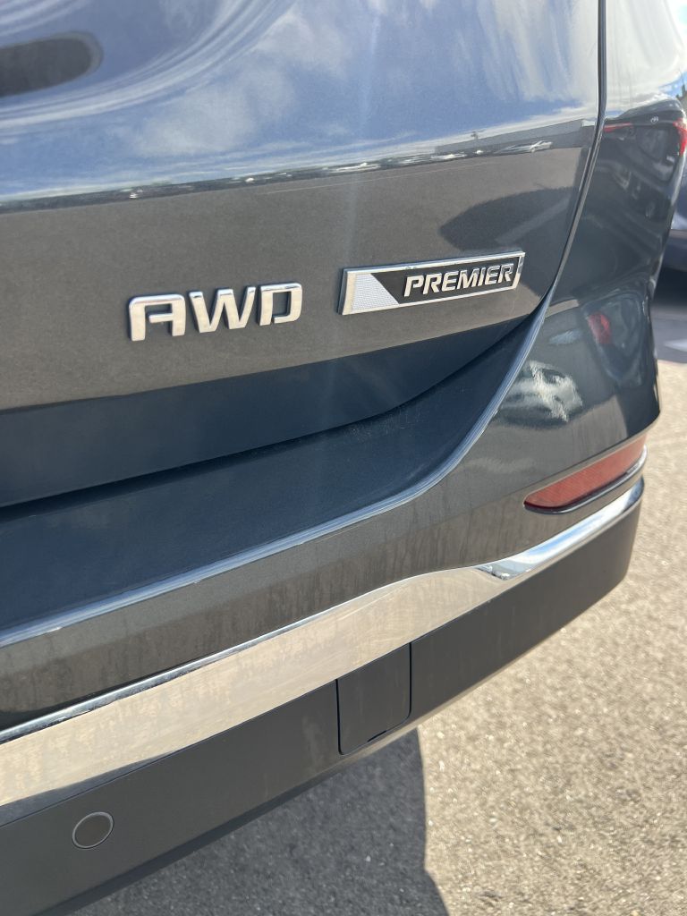 Photo 23 of this CHEVROLET EQUINOX