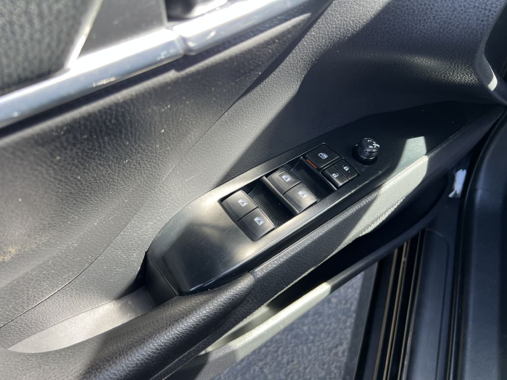 Photo 17 of this TOYOTA CAMRY