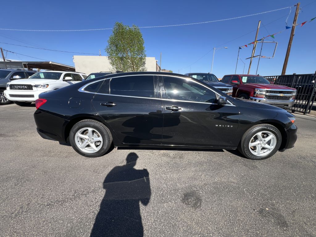 Photo 4 of this CHEVROLET MALIBU