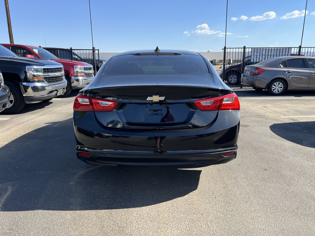 Photo 6 of this CHEVROLET MALIBU