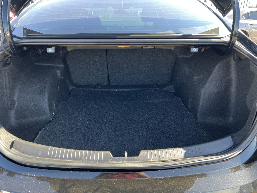 Photo 13 of this CHEVROLET MALIBU