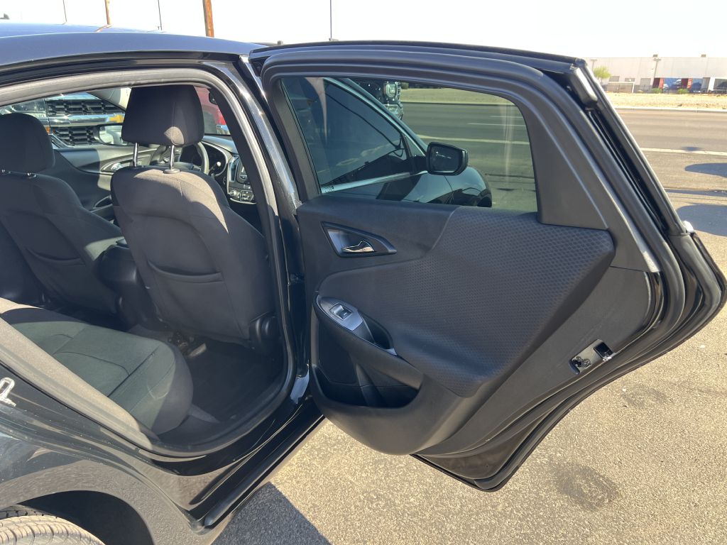 Photo 14 of this CHEVROLET MALIBU