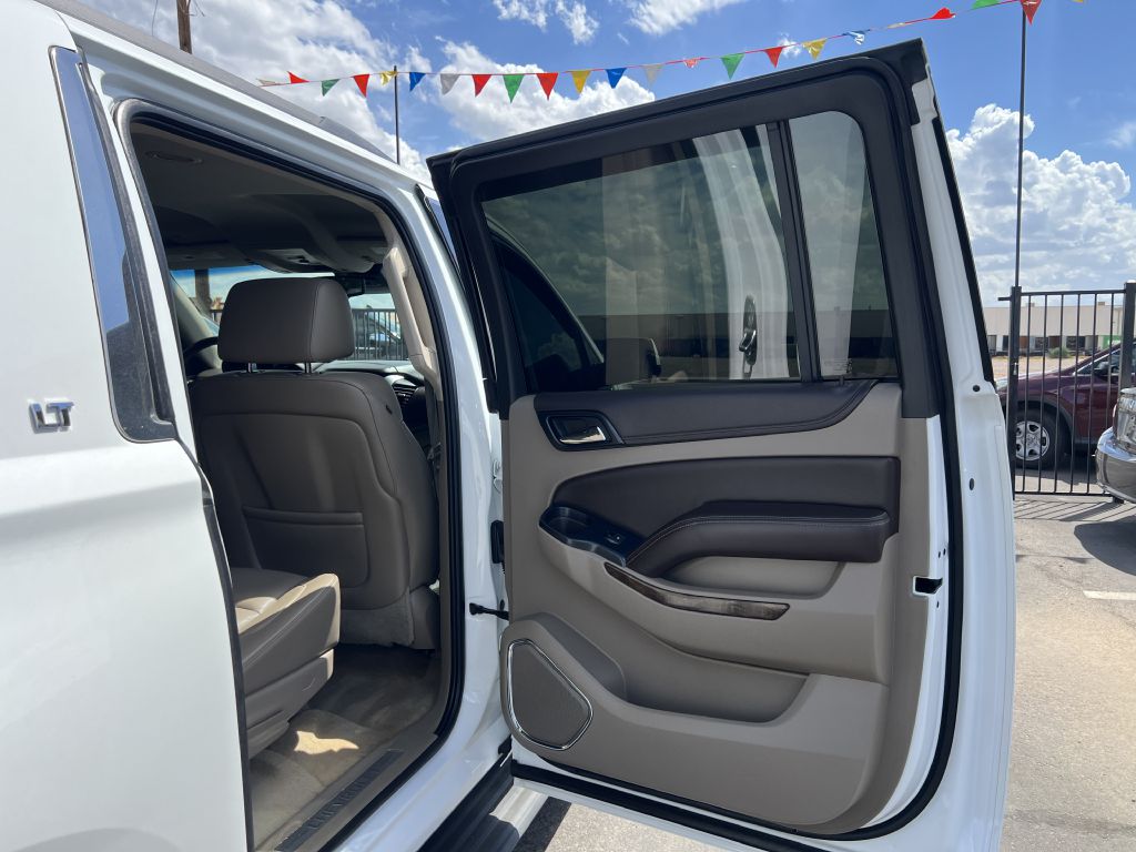Photo 16 of this CHEVROLET SUBURBAN