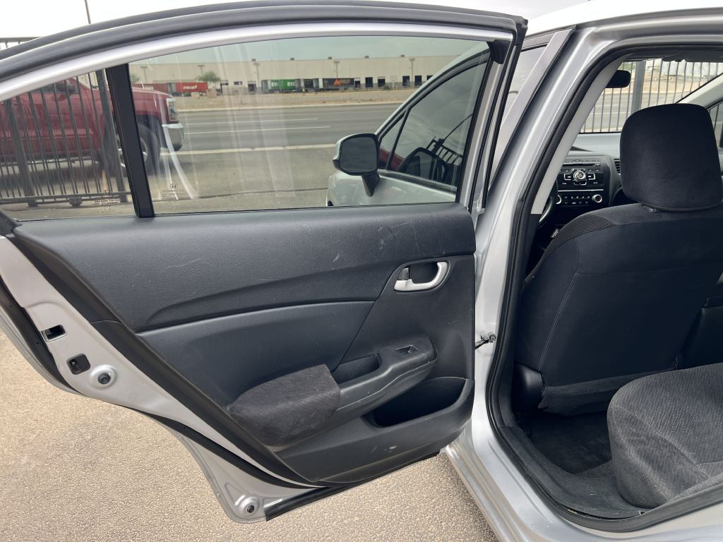 Photo 11 of this HONDA CIVIC