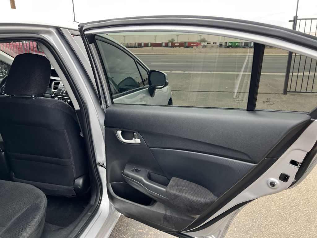 Photo 13 of this HONDA CIVIC