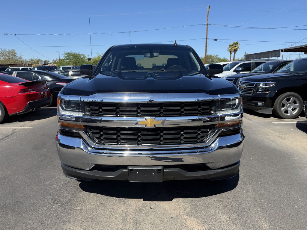 Photo 2 of this CHEVROLET SILVERADO