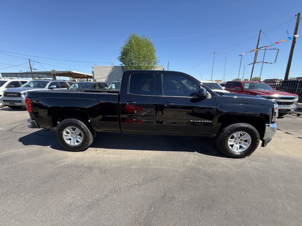 Photo 4 of this CHEVROLET SILVERADO