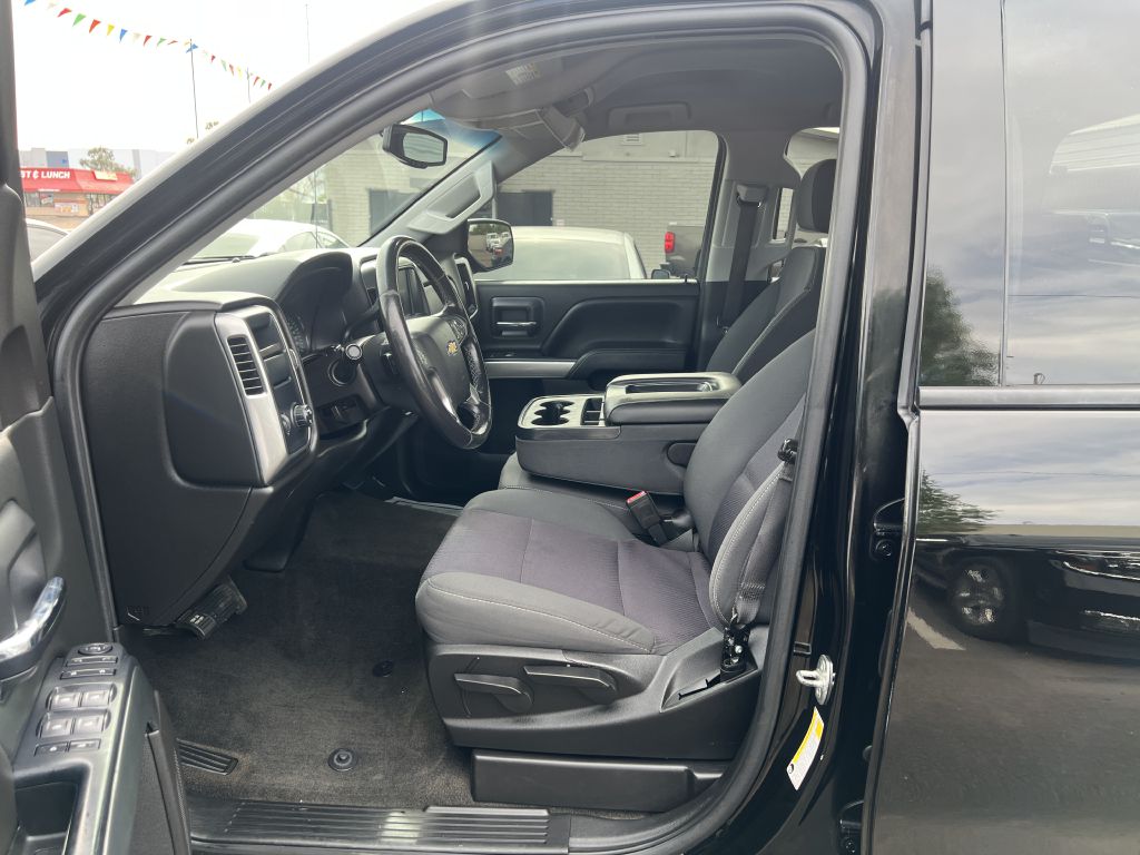 Photo 9 of this CHEVROLET SILVERADO