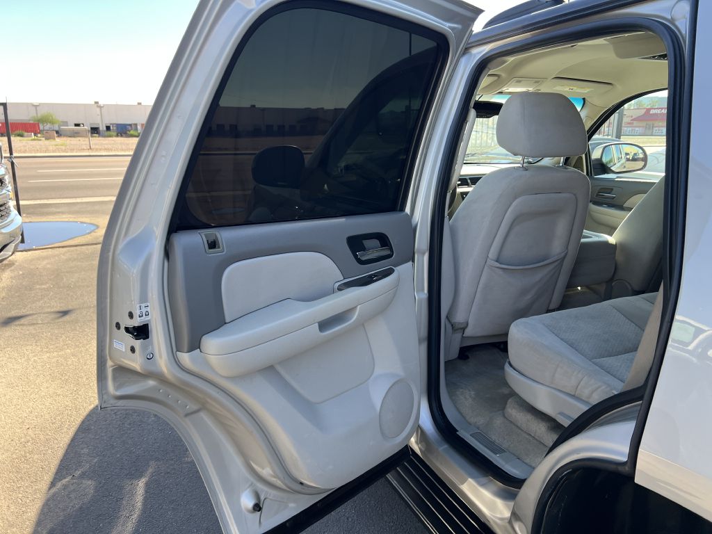 Photo 10 of this CHEVROLET TAHOE