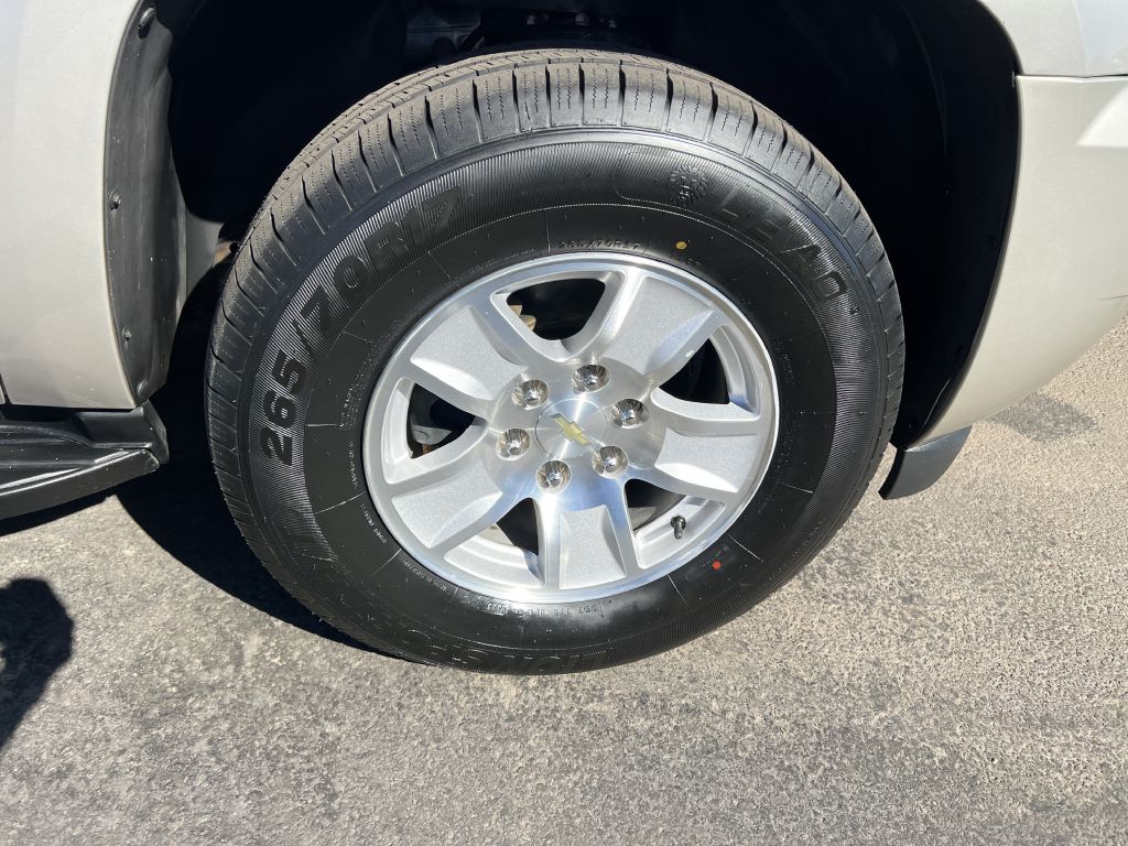Photo 17 of this CHEVROLET TAHOE