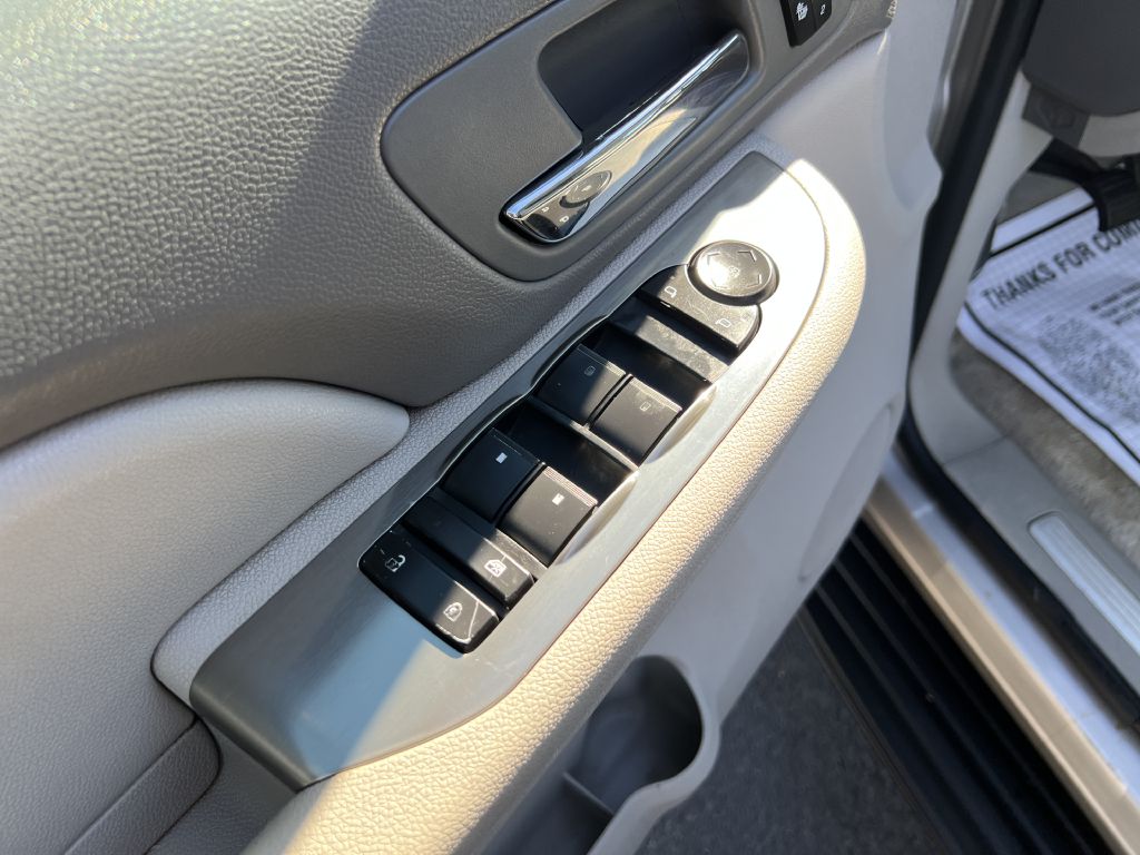 Photo 18 of this CHEVROLET TAHOE