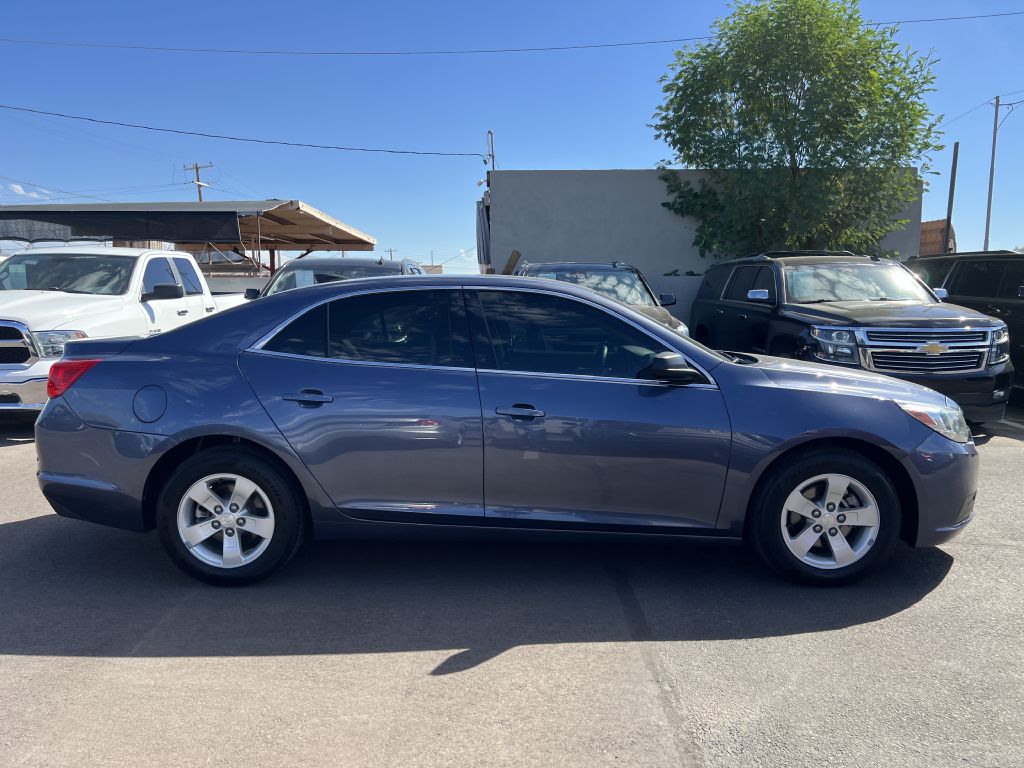Photo 4 of this CHEVROLET MALIBU