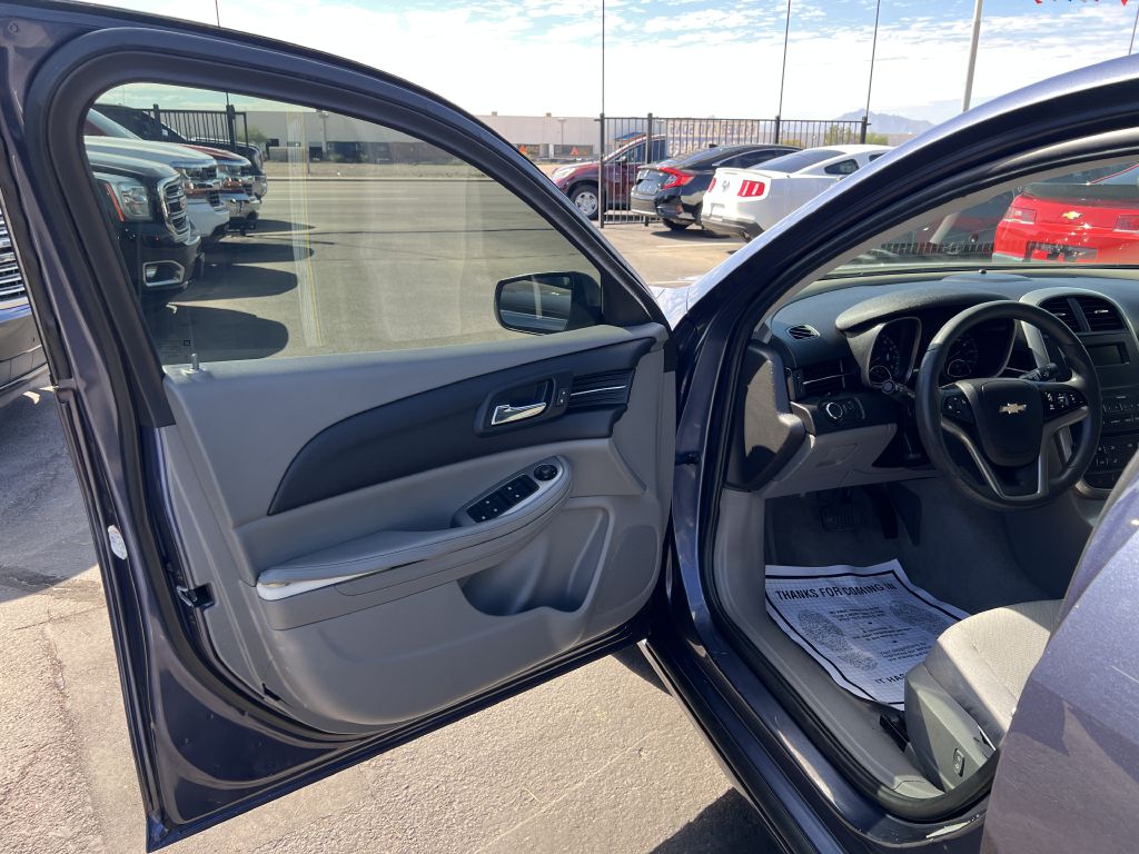 Photo 9 of this CHEVROLET MALIBU
