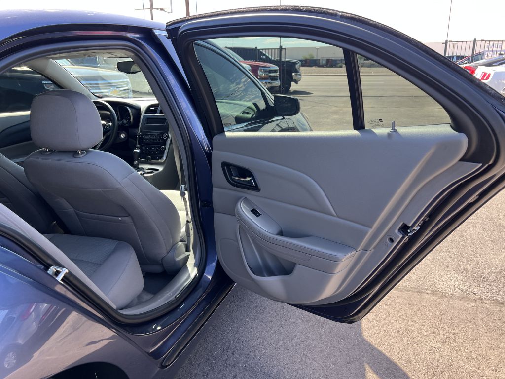 Photo 13 of this CHEVROLET MALIBU