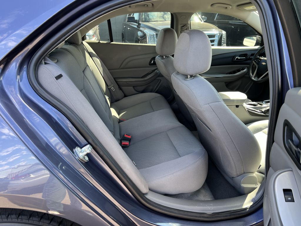 Photo 14 of this CHEVROLET MALIBU
