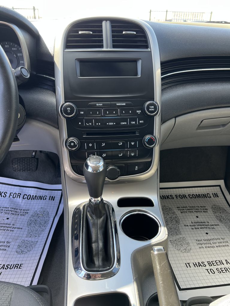 Photo 19 of this CHEVROLET MALIBU