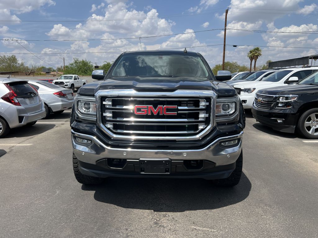 Photo 2 of this GMC SIERRA