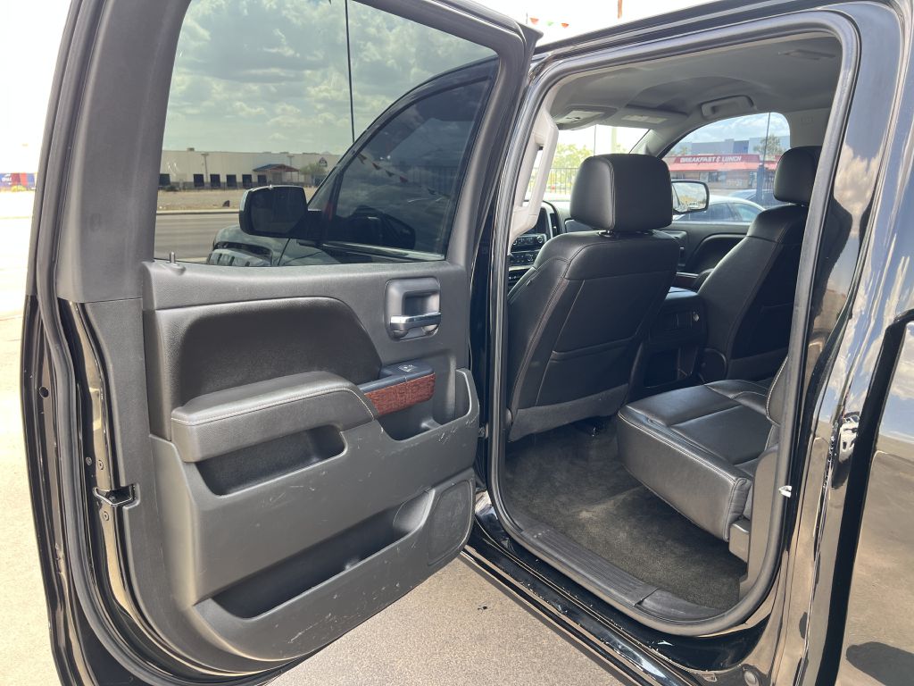 Photo 10 of this GMC SIERRA