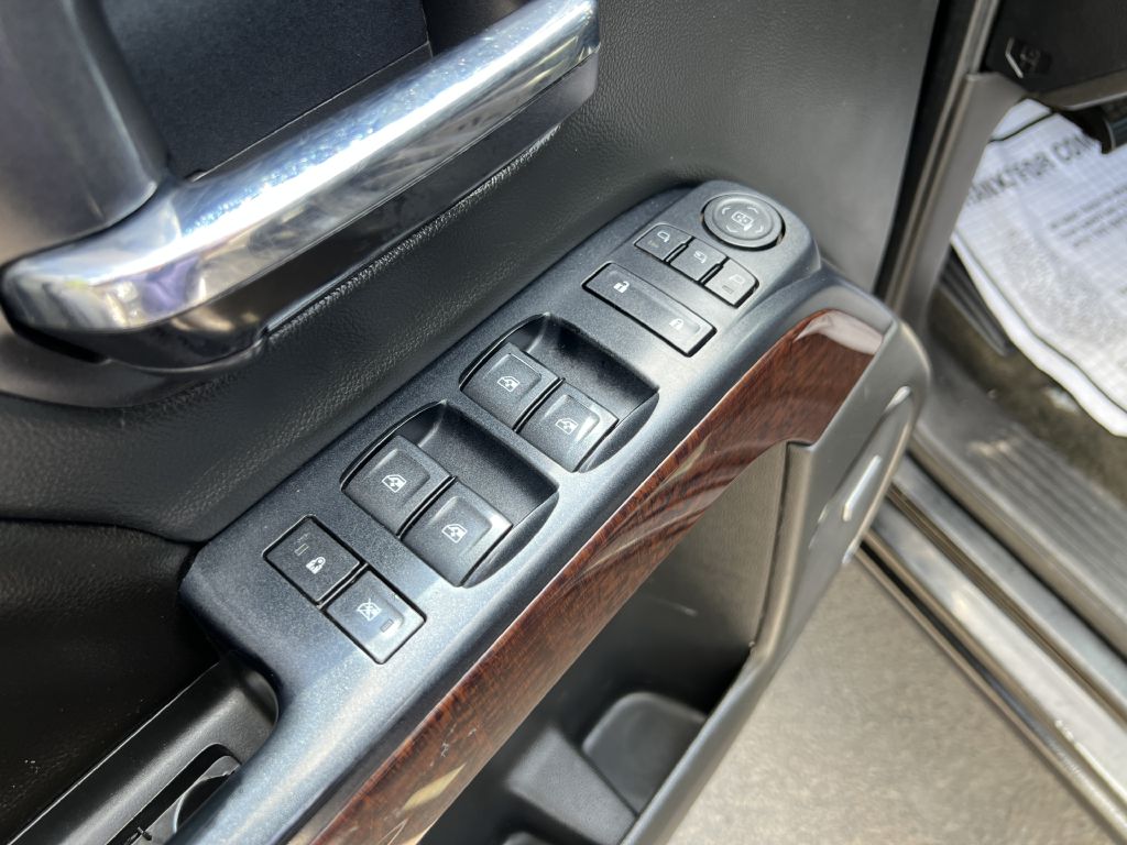 Photo 17 of this GMC SIERRA