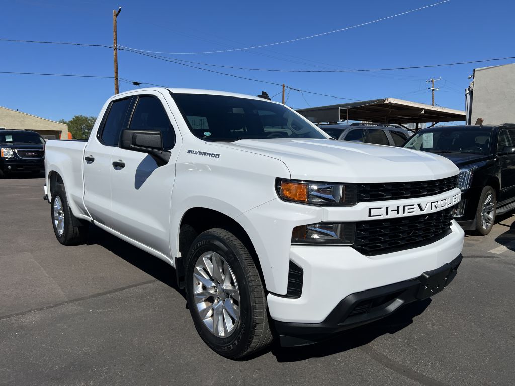 Photo 3 of this CHEVROLET SILVERADO