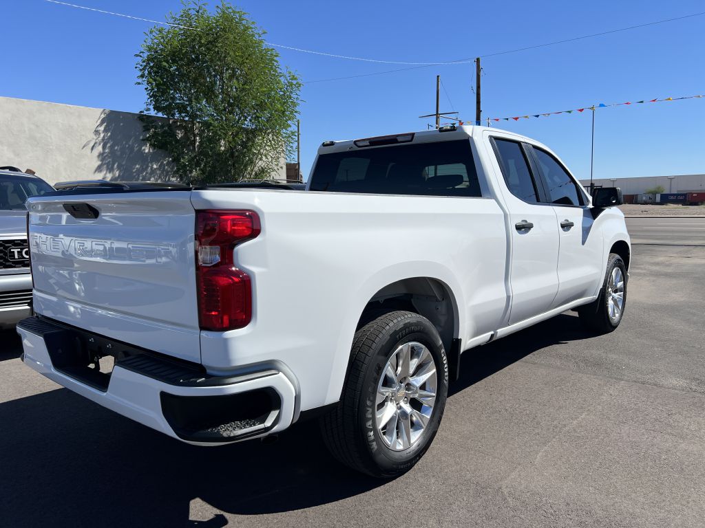 Photo 5 of this CHEVROLET SILVERADO