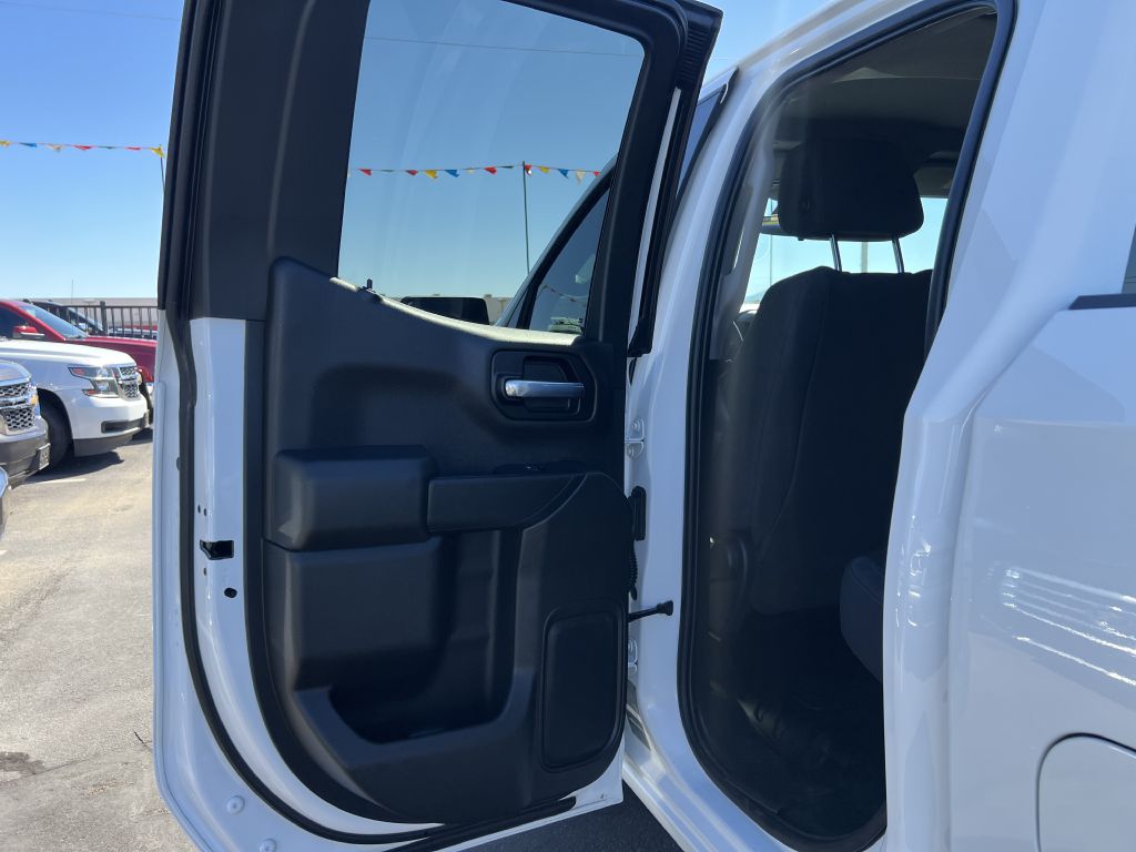 Photo 11 of this CHEVROLET SILVERADO