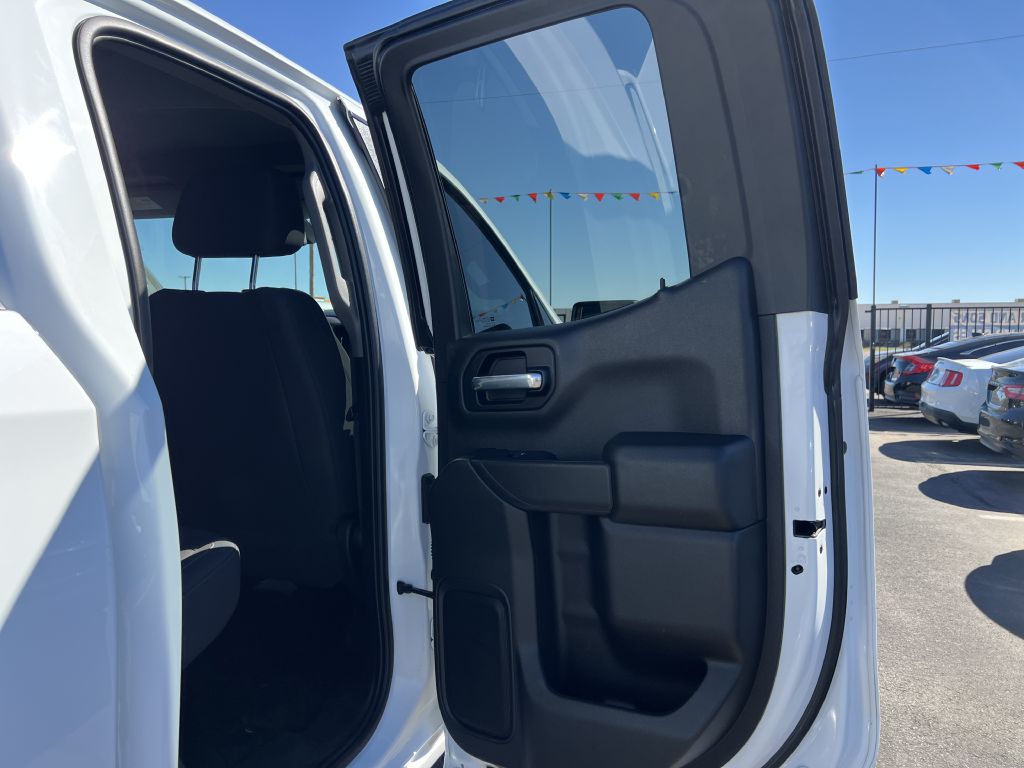 Photo 13 of this CHEVROLET SILVERADO